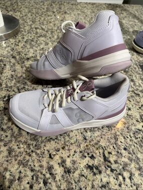 On Running Women’s Lilac The Roger Tennis Shoes